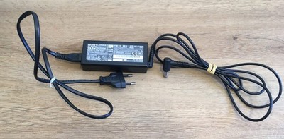Original Sony Netzteil VGP-AC19V43 19,5V 3,3A AC Adapter TOP ZUSTAND