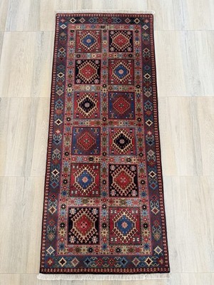Vintage 3 x 6.5 ft Hand Knotted Runner Rug 100% Wool Traditional Heriz Medallion