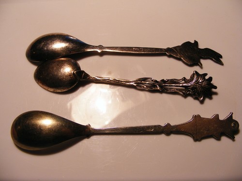 Souvenir Spoons Three Spoons Switzerland - Scheveningen And A Windmill - Picture 6 of 9