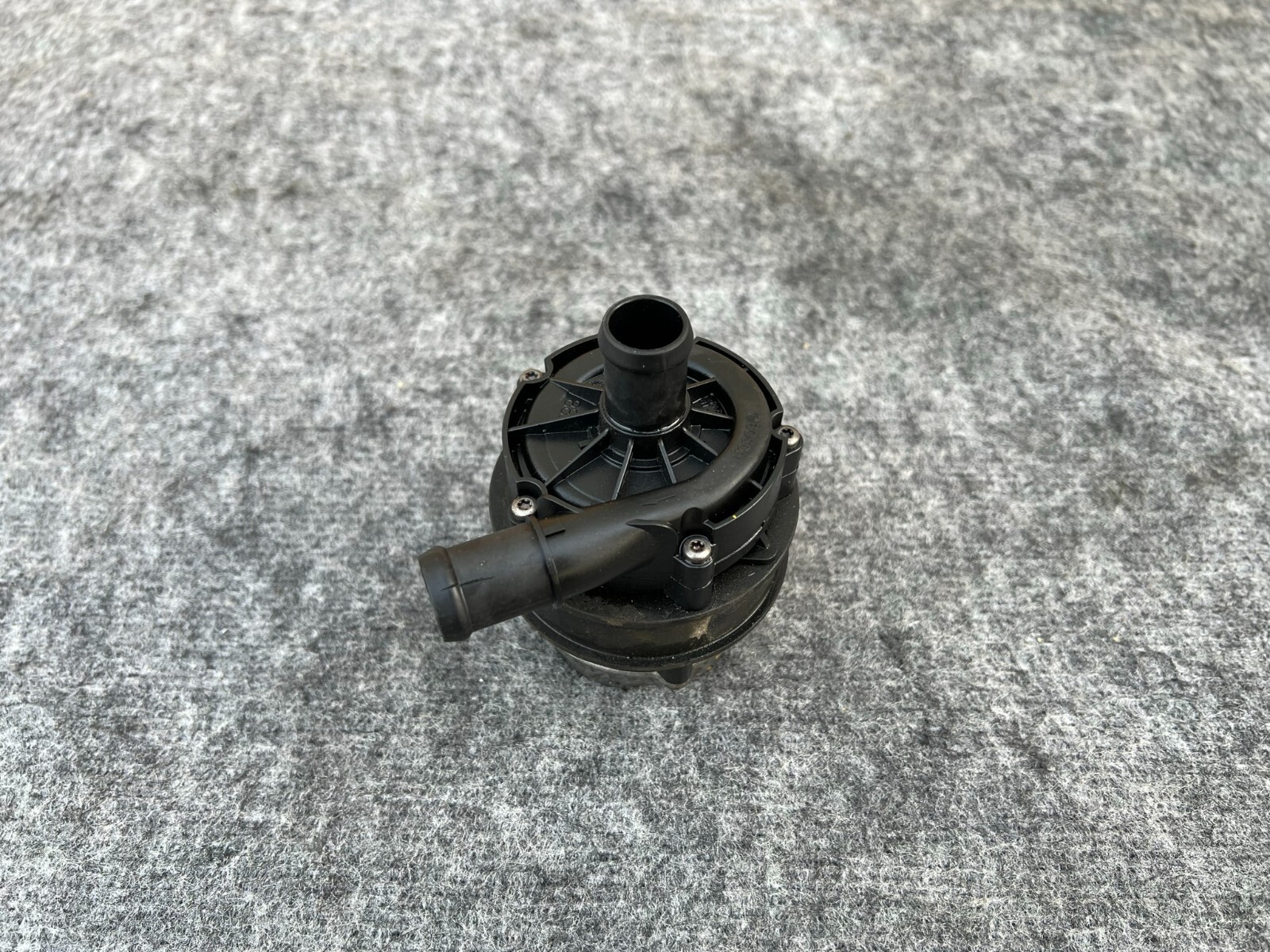 Maserati Ghibli 2014-2020 INNER Auxiliary water pump