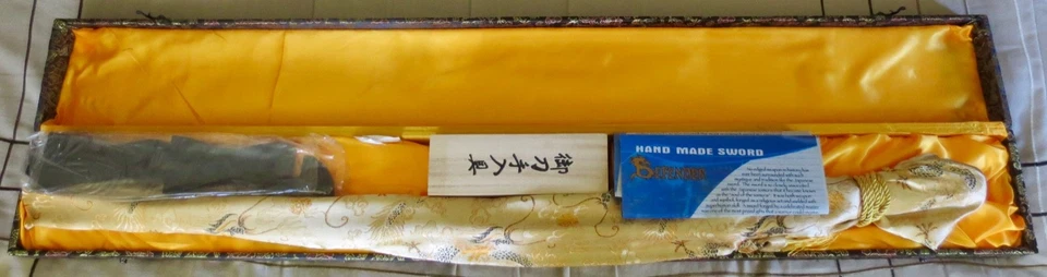 Katana Defender Xtreme 3Cr13 Acero Inoxidable con Tapa y Caja Foto 2 de 4