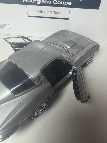 Corvette Sting Ray 1965 Franklin Mint carrocería de fibra de vidrio 1:24 LE 600/1965 S11E932 - Imagen 7 de 17