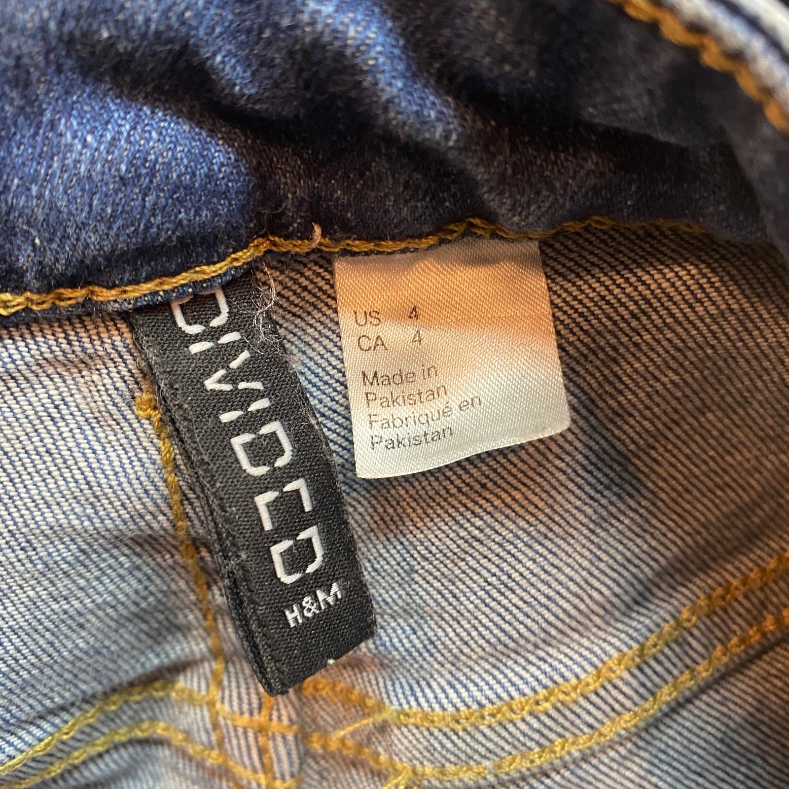 H&M Divided High Rise Frayed Mom Jeans Size 4 thumbnail 7