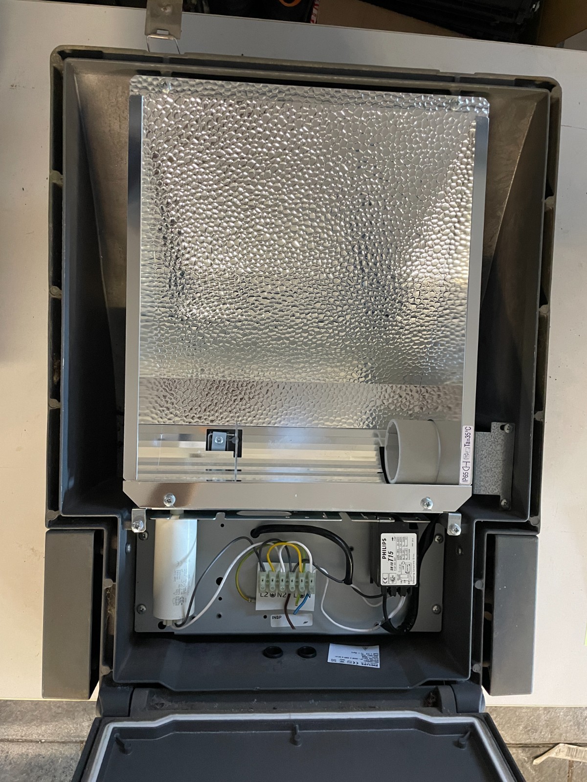 Philips Floodlight MVP506 HPI-TP, 250W, E40, IP65 - Used (S2 1113)