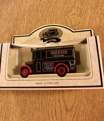 Lledo Werbemodell Vintage Lauflernwagen Chips schwarz Van