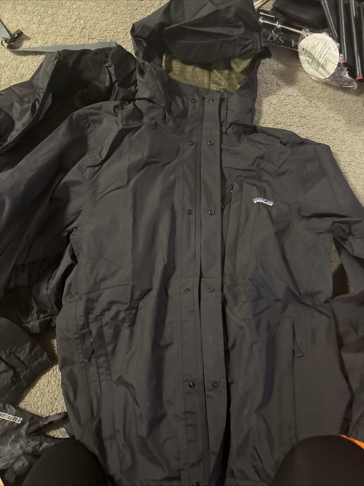 Patagonia Black Raincoat Long Length Size Men’s Medium