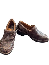 B.,OC womens leather Brown Embossed Slip-On Clogs mules size 6 SKU8167
