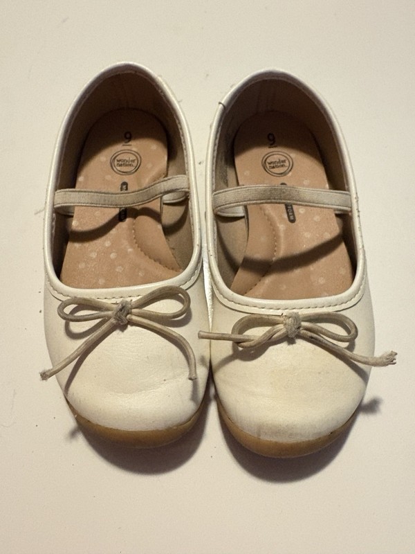 Wonder Nation Girls White Ballet Flats Size 9 Memory Foam Dress Shoes
