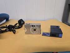 Canon IXUS Digital IXUS / PowerShot Digital ELPH S100 2.0MP Digital Camera 