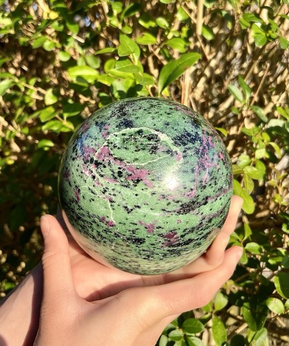 135mm / 4.015kg Large Rare Ruby Zoisite Crystal Natural Stone Sphere, UVA GLOW - Picture 3 of 8