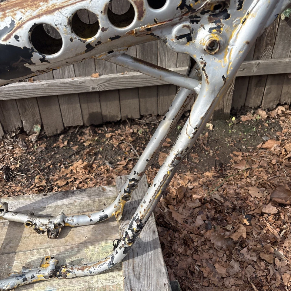 1980 Yamaha IT425 Frame Body Chassis IT 425 80 OEM  - Image 4 of 4