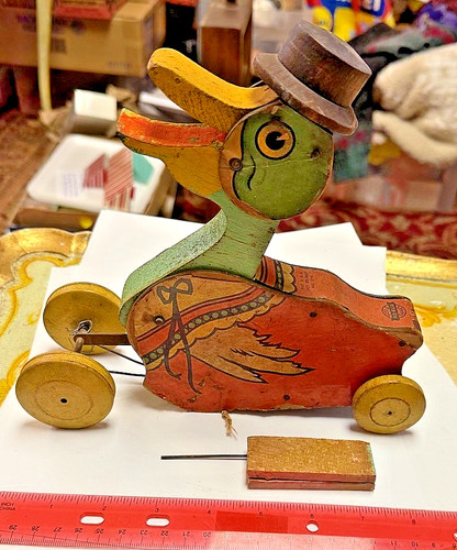 PRE FP OLD VINTAGE ALL FAIR WOODEN PAPER LITHO 276 MRS. QUACK DUCK PULL TOY 1926