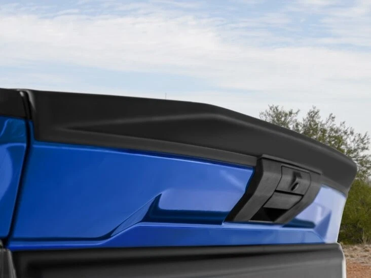 F-150® 2021-2025 Truck Trunk Tailgate Scuff Resistant Rear Spoiler Lip in Black Foto 3 de 4