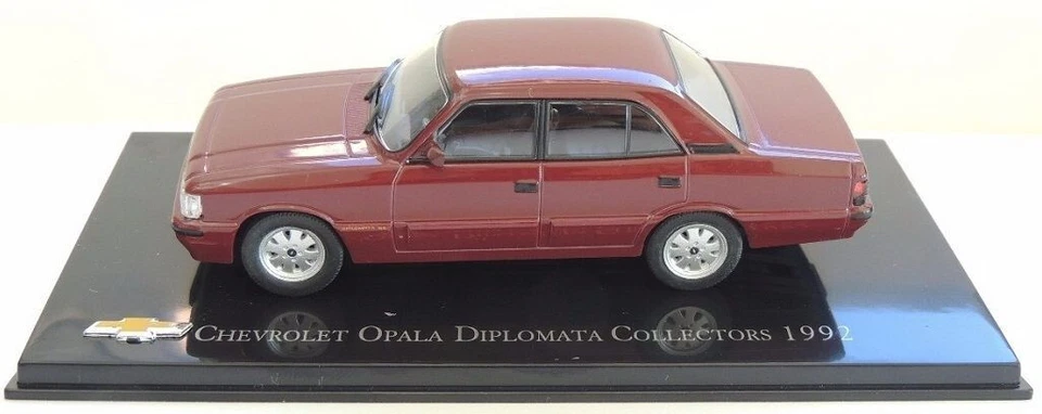Chevrolet Opala Diplomata Collector 1992 Voiture Collection IXO Rouge Métal 1/43 - Image 4 of 4
