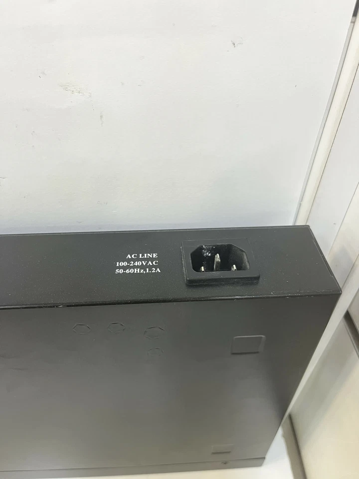 Switch D-Link DGS-1216T 16 porte nero di seconda mano - Immagine 4 di 4