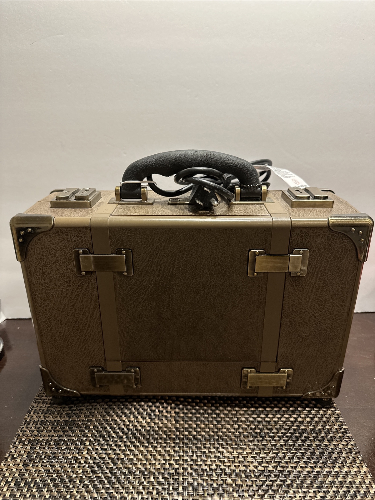 Sizzix Vagabond Machine Suitcase Inspired Tim Holtz Die Cutting