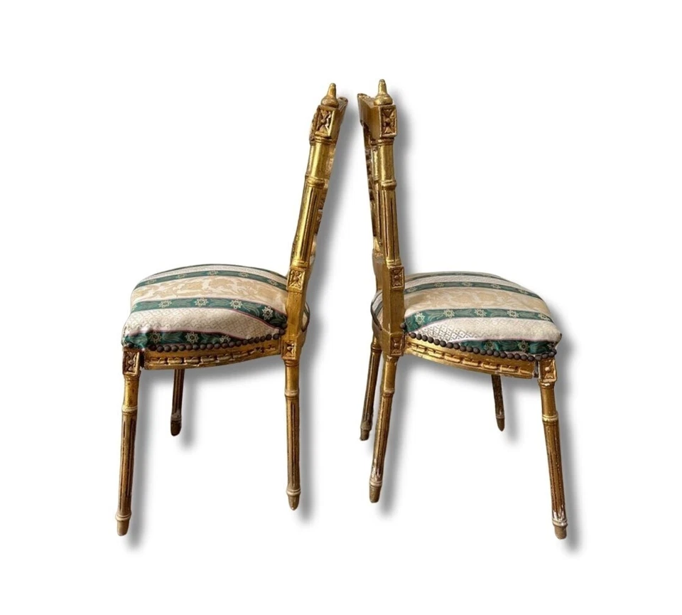 Sillas talladas en hojas de oro estilo Imperio con asientos tapizados Foto 2 de 4