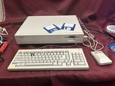 Mint 1985 Amiga 1000 Computer with Amiga Keyboard - Mouse tested working