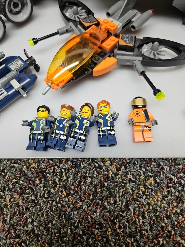 LEGO Agents: Mobile Command Center (8635) near complete - Image 3 of 4