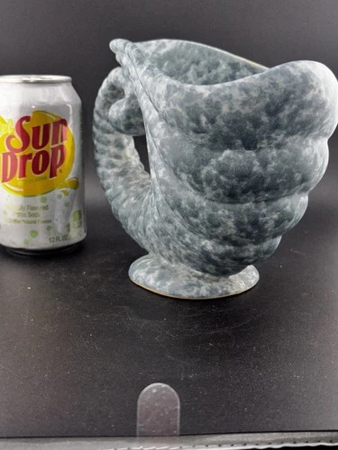 Roseville Capri #566-6” Cornucopia Planter Blue In Excellent Mint Condition