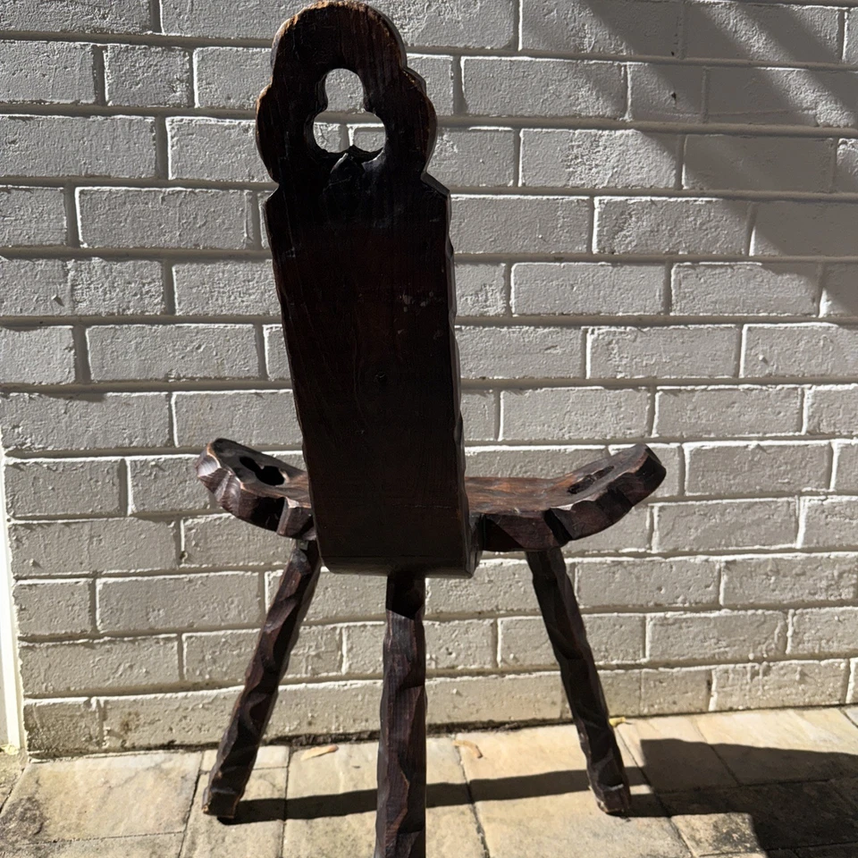 Antigua silla de parto africana/española primitiva, diseño trébol siglo XIX Foto 4 de 4