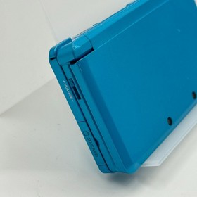 Nintendo 3DS region free Light Blue console / Charger / SD card