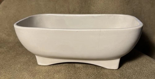 minimalist McCoy Floraline 418 Planter Matte White 1960s