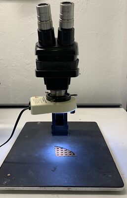 Bausch & Lomb Microscope Stereo Zoom 0.7x-3x W/ 0.5x Objective, WF 10x Eyepieces