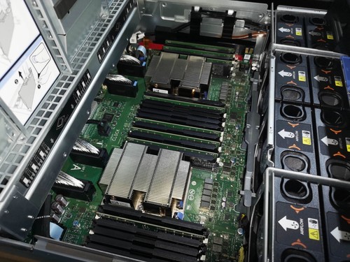 DELL PowerEdge R940 - 4x Platinum 8276L - 1TB RAM 10TB SSD H740P RAILS 10G - Bild 4 von 5