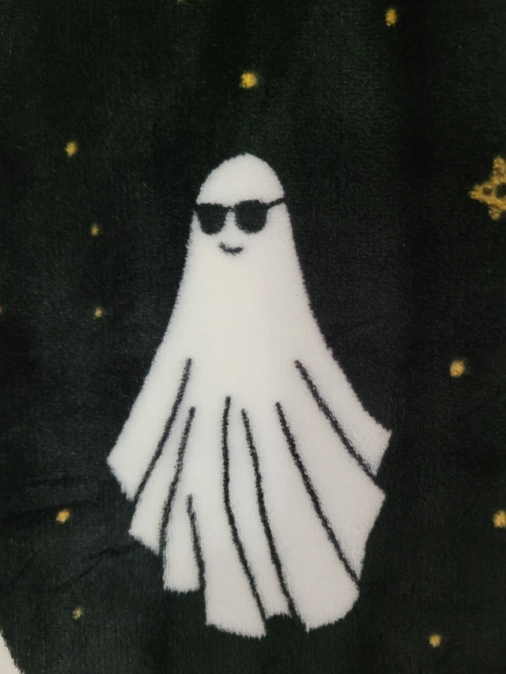 Manta Berkshire Halloween NUEVA CON ETIQUETAS 50”X 70” Negra Cadera Genial Fantasmas Felices Foto 3 de 4