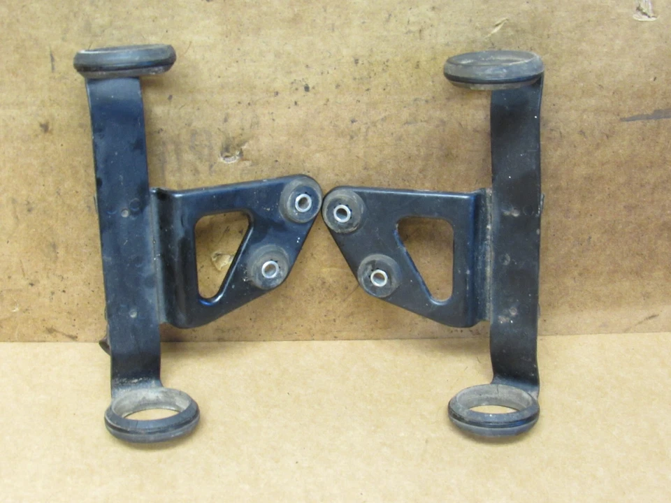 1984 Suzuki SP600 DR600 фары уши крепления 51530-14A00 - Изображение 2 из 4