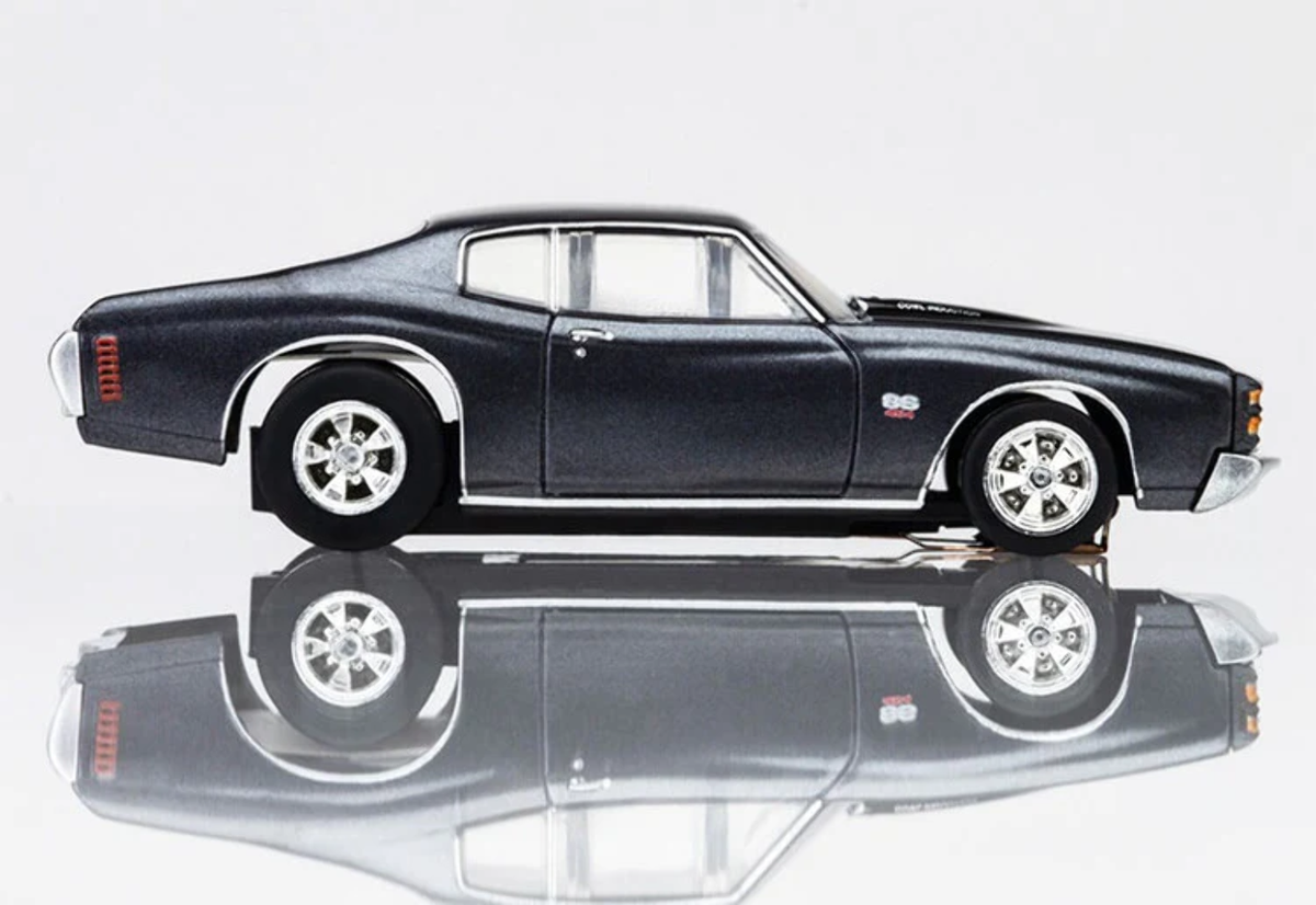 AFX Racing 22087 1972 Chevelle SS Silver & Black Mega G+ HO Scale
