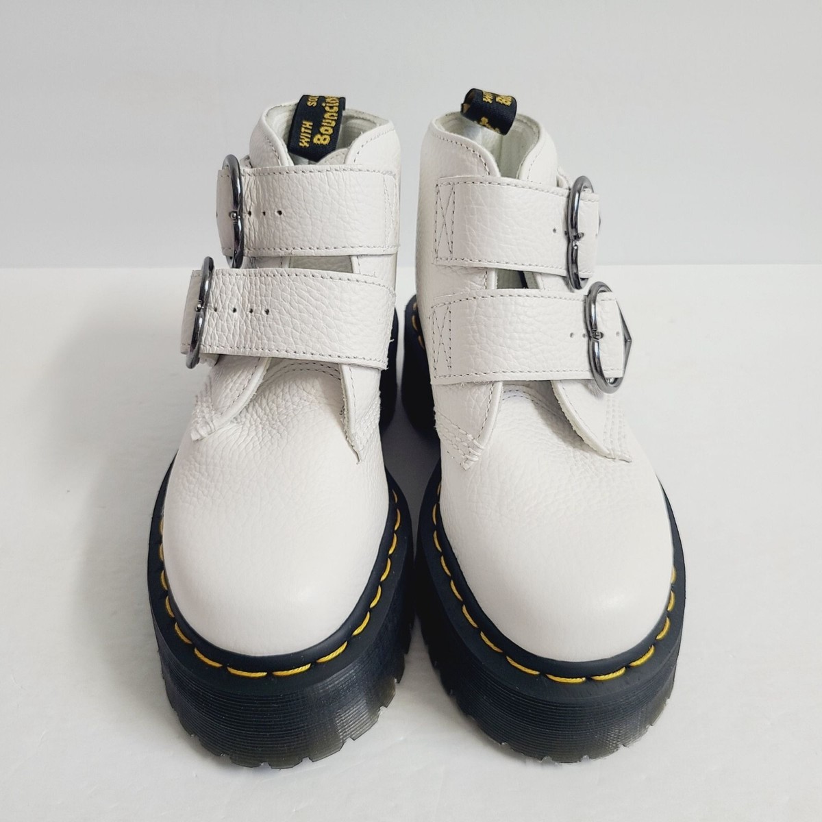 Dr. Martens Womens Devon Heart Platform Boots 26439100 Size 5