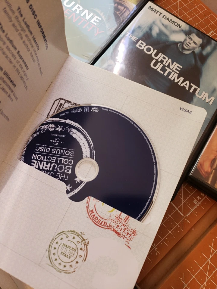 The Jason Bourne Passport Collection (DVD, 2007, 4-Disc Set, Limited Edition) - Image 4 of 4