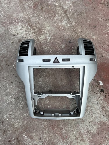 VAUXHALL ZAFIRA MK2 B 06-14 SILVER CENTER CONSOLE STEREO SURROUND DASH TRIM - Picture 1 of 7