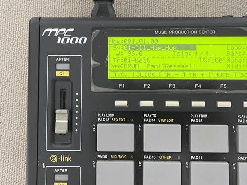 AKAI professional MPC1000 Black 128MB Sampler Sequencer Drum Machine Tested Used - Picture 3 of 24