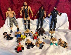 WWE - Four 7" Wrestlers and 12 Rumblers Lot - 2000 to 2017 - Vntg Mattel