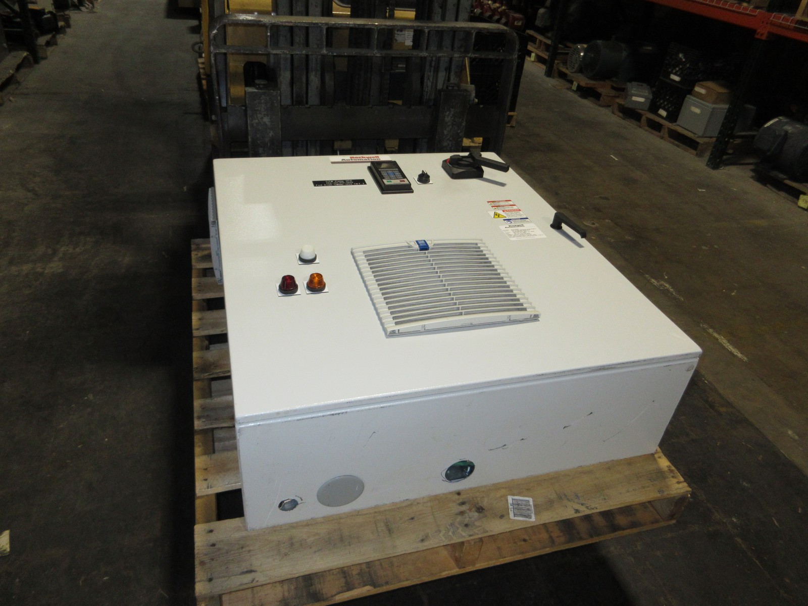 Rockwell Automation PowerFlex 755 AC Drive w/ Disconnect 50HP w/ Keypad Used