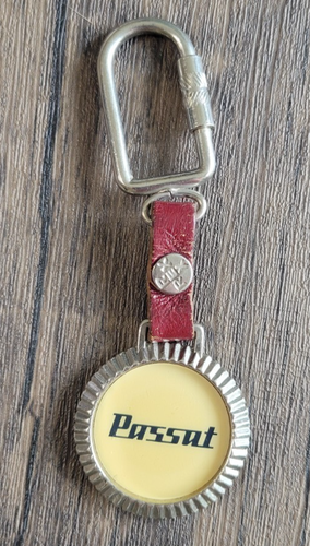Vintage Volkswagen Passat Metal & Leather Keychain w/Carabiner Closure - Picture 3 of 4