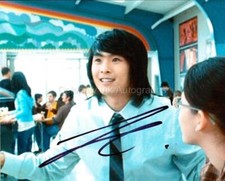 JUSTIN CHON as Eric Yorkie - Twilight Saga GENUINE SIGNED AUTOGRAPH JUSTIN CHON as Eric Yorkie - Twilight Saga GENUINE SIGNED AUTOGRAPH