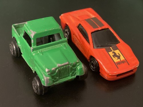 Tootsietoy mini Green Safari Jeep/Truck Pickup, Red micro Hot Wheels Ferrari Car - Picture 2 of 4