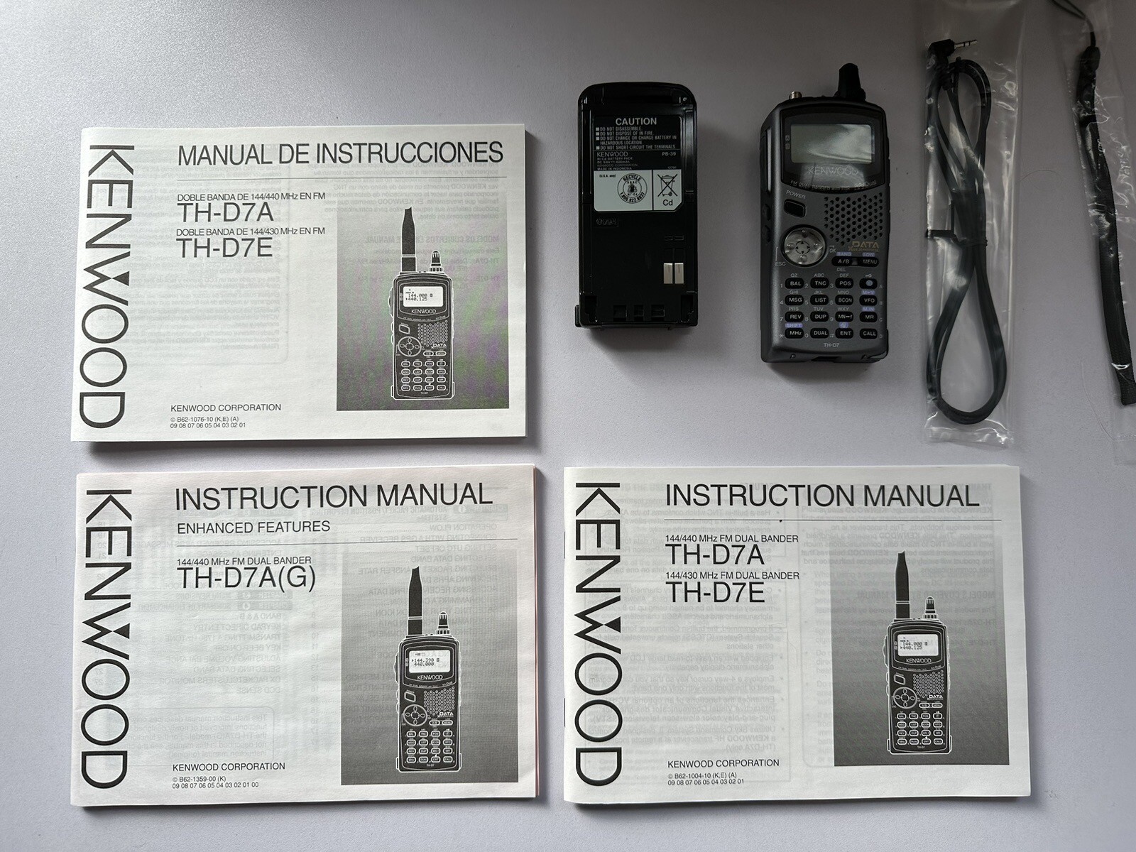 Kenwood THD7A (G) 144/440 MHz FM Dual Bander Radio with APRS & PG3J