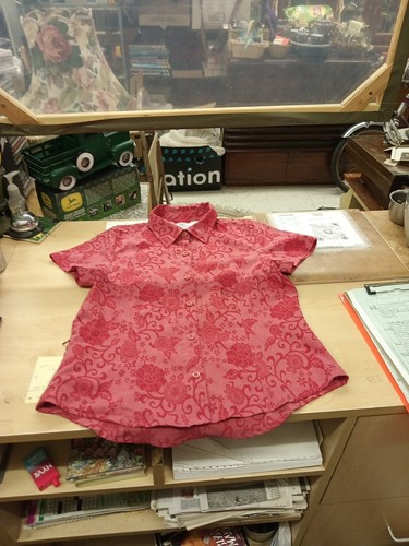 Vintage Royal Robbins Shirt mittelrot Blumenmuster Kleidung trendy Retro gebraucht  - Bild 1 von 7