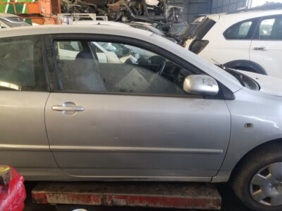 tür vorne rechts TOYOTA COROLLA E12 1.6 LINEA LUNA BERLINA 2003 1130941
