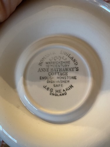 J&G Meakin Romantic England Anne Hathaway's Cottage Coffee Cup & Saucer Red(3) - Picture 3 of 8