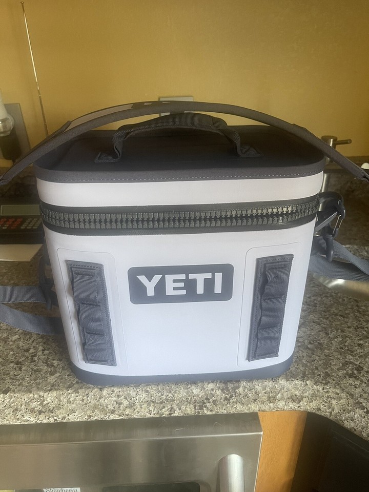 YETI Hopper Flip 8 cooler Cosmic Lilac Lightly Used! Retired Color