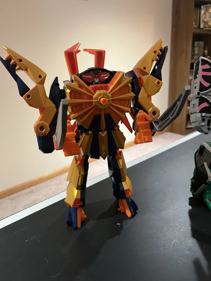 Figuras Power Rangers Samurai Megazord con garra Megazord y Ranger Foto 3 de 4