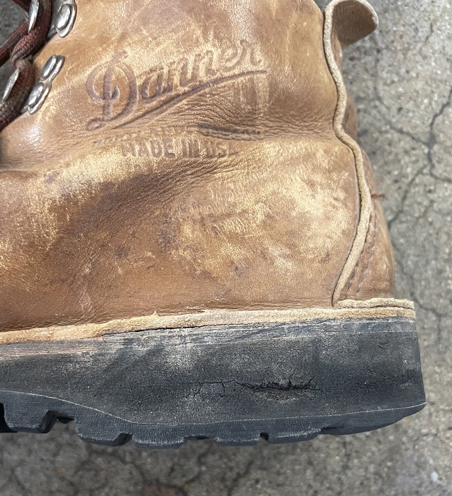 Danner Mountain Light Cascade Leather Hiking Boot… - image 3