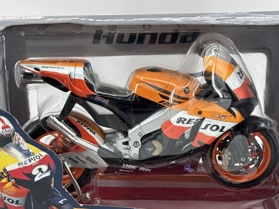 Bicicleta Maisto 1:18 Honda RC212V Repsol Dani Pedrosa 2008 Diecast MotoGP 31162 Foto 2 de 4