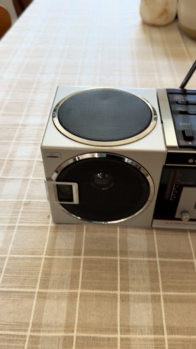 Sanyo M7740 VINTAGE Grey / Silver BOOMBOX Radio Cassette Player | eBay